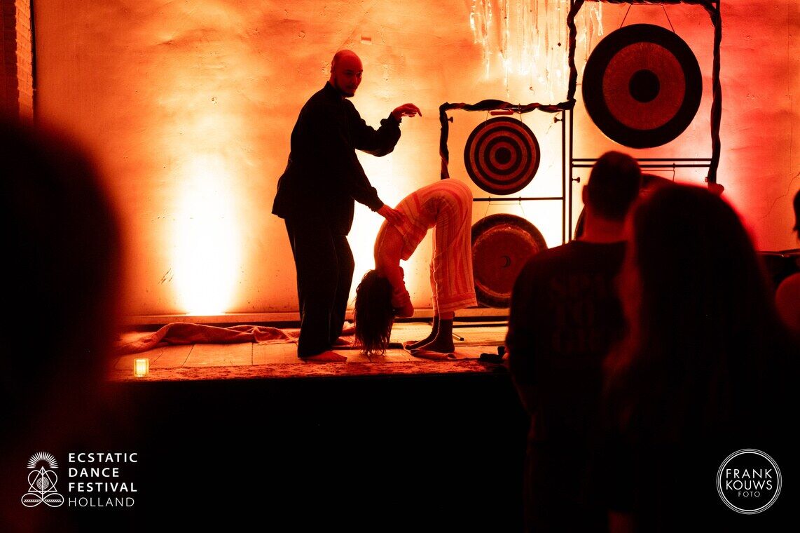 A gong session in warm afternoon light
